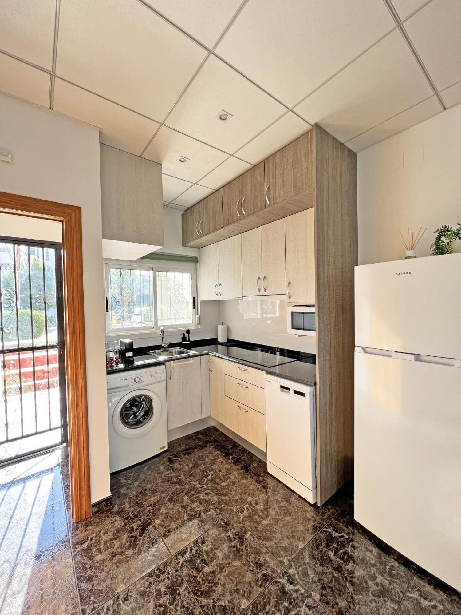A 100 Metros De La Playa. Parking Gratuito Privado Apartment Alicante Ngoại thất bức ảnh