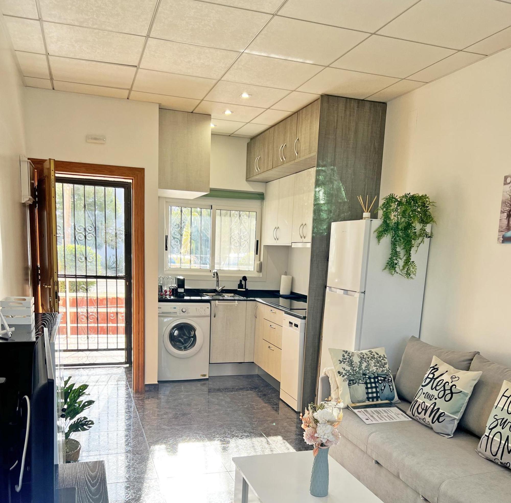 A 100 Metros De La Playa. Parking Gratuito Privado Apartment Alicante Ngoại thất bức ảnh